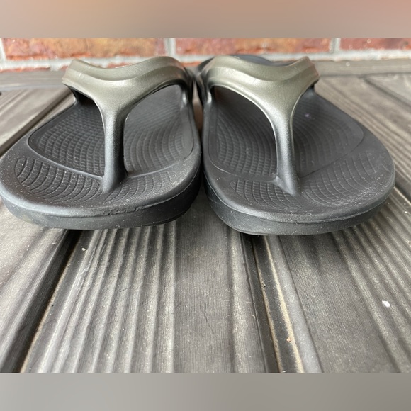 Oofos Oolala Sandals - Womens 7 - Comfort Recovery Flip Flops - Slip On Shoes - Picture 5 of 9